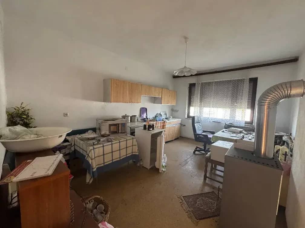 Property in need of renovation with multiple buildings on a 3119m² plot in Schachendorf