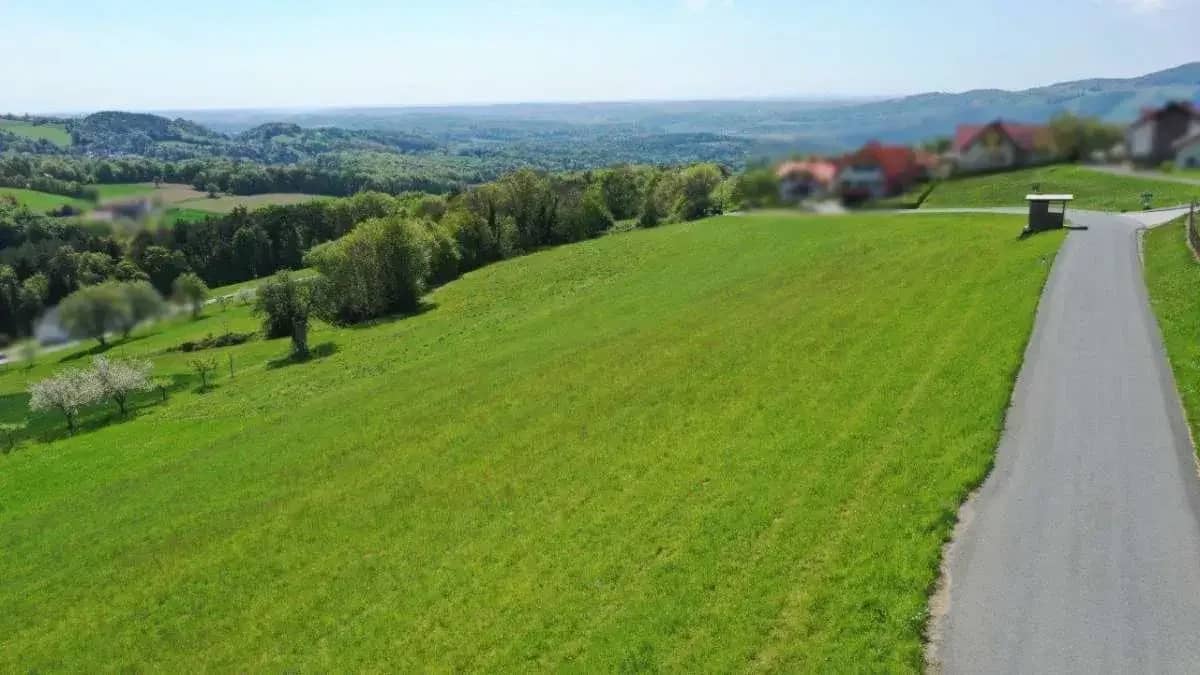 Living at Pöllauberg! Building plots in prime location with views and quality of life!