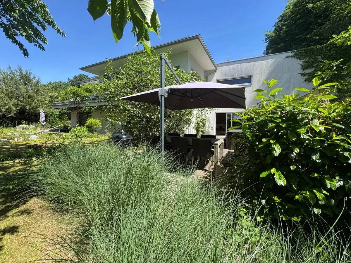 Exklusives Wohnhaus mit Wellnessbereich, Naturbadeteich &amp; hochwertiger Ausstattung in St. Johann in der Haide!!!