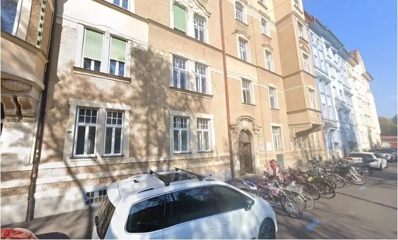 Representative period building at Hasnerplatz | 208 m² | Apartment / Office / Practice |