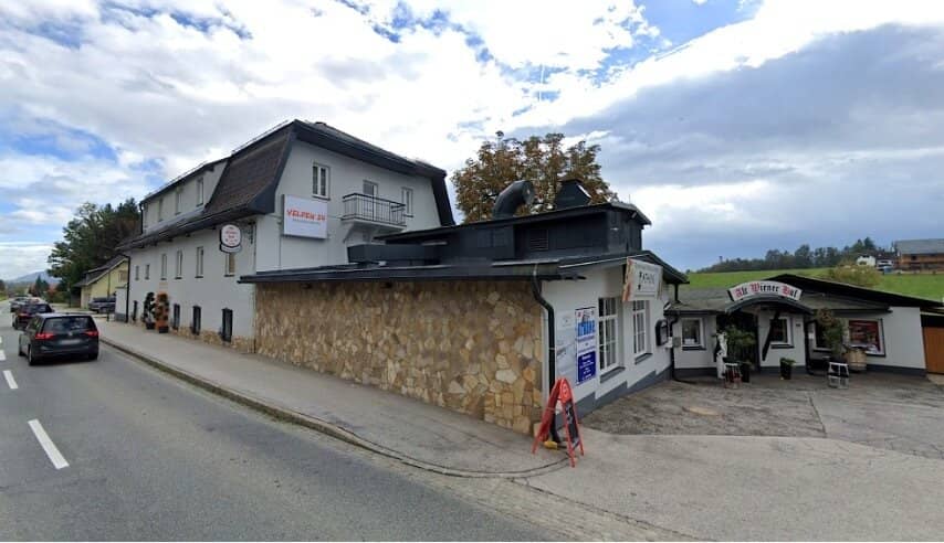 VELDEN - Attractive accommodation property with 13 rooms, apartment, restaurant and development potential
