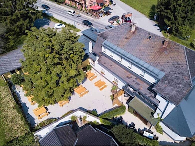 VELDEN - Attractive accommodation property with 13 rooms, apartment, restaurant and development potential