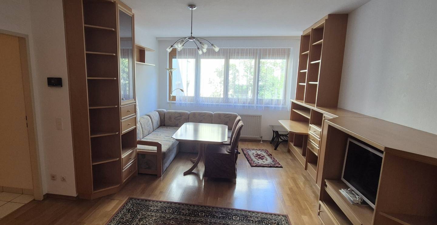 Courtyard-facing 1-room apartment near De la Salle Campus