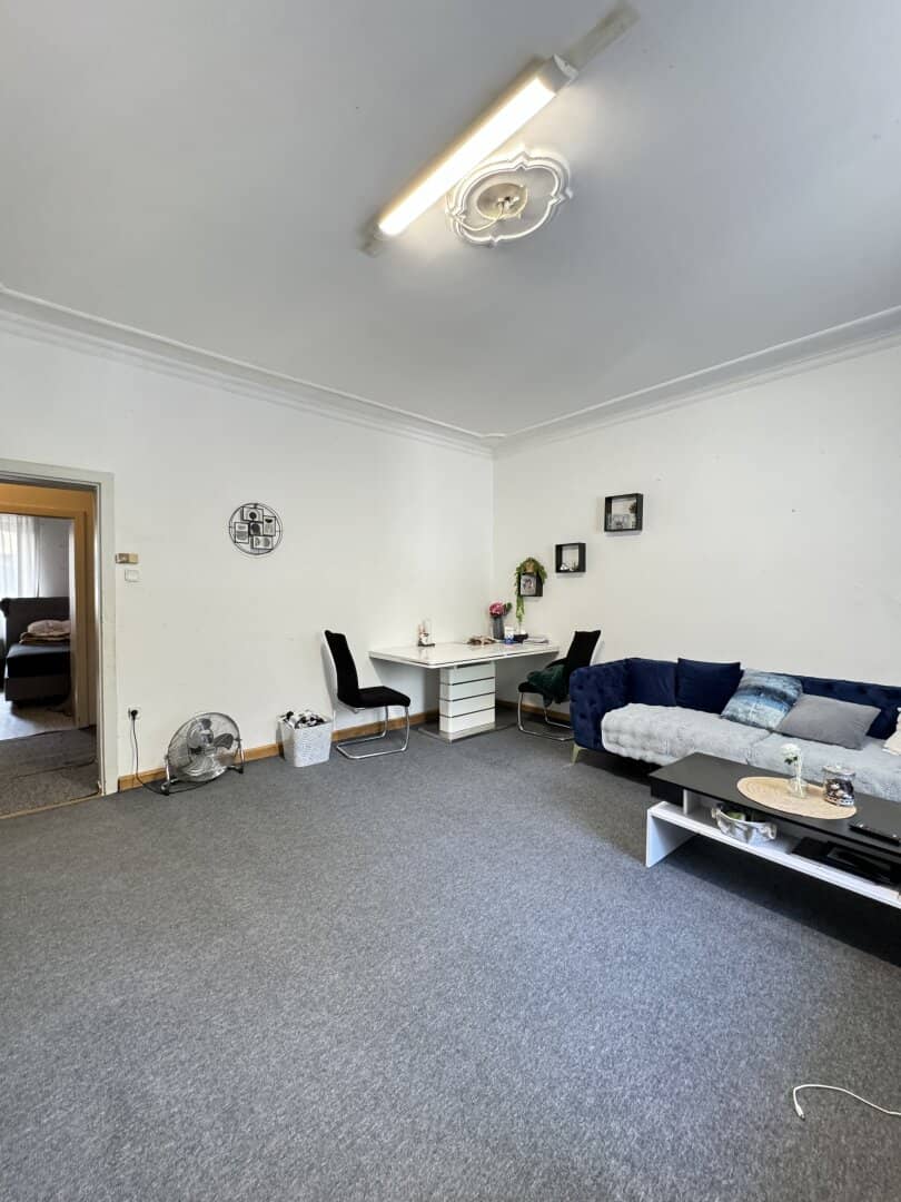 ***Großzügige 4-Zimmer-Wohnung mit Charme und Komfort***