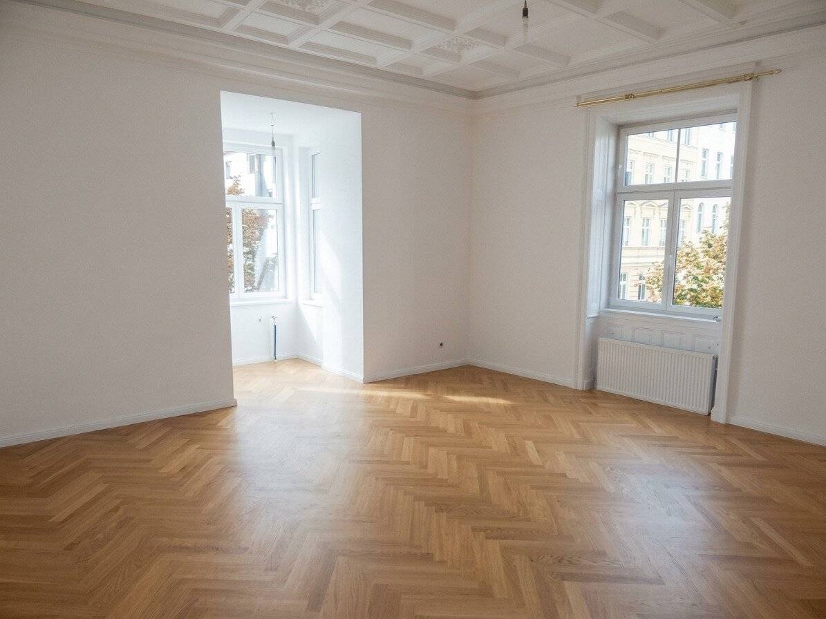 Renovated period apartment with French doors and new parquet floor