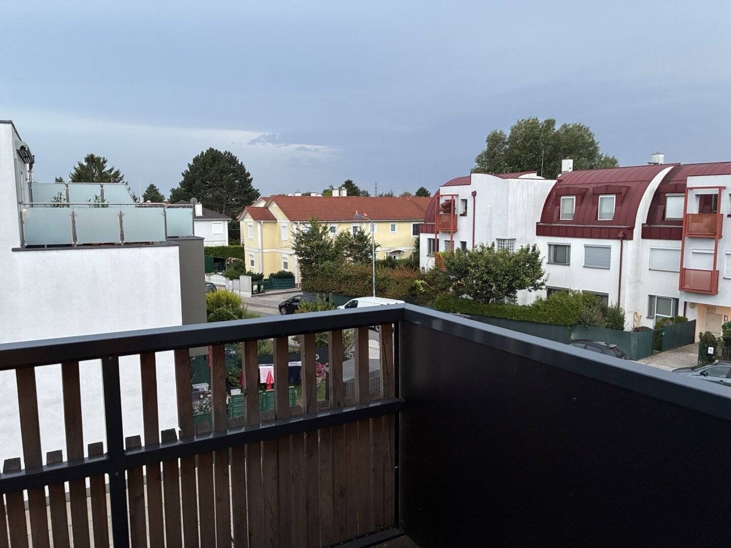 Modern balcony apartment 3 rooms heating and hot water already included in the monthly rent