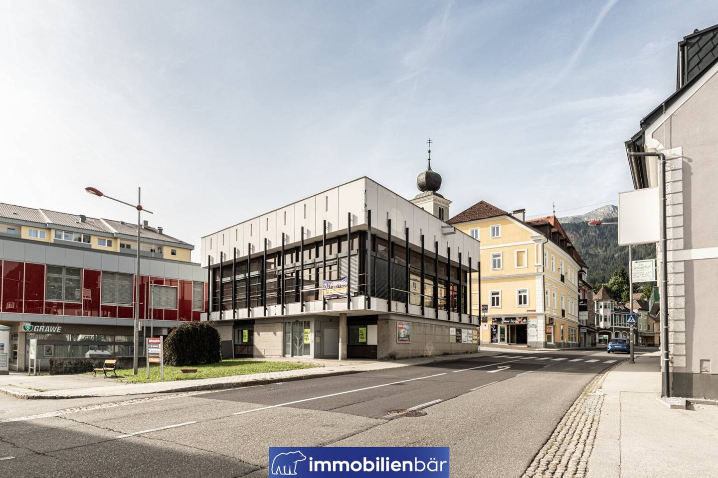 EXCEPTIONAL COMMERCIAL SPACE IN PRIME LOCATION IN LIEZEN