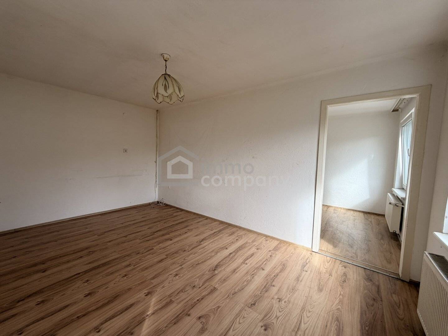SINGLE or COUPLE HIT - Cozy 2-room apartment with parking
