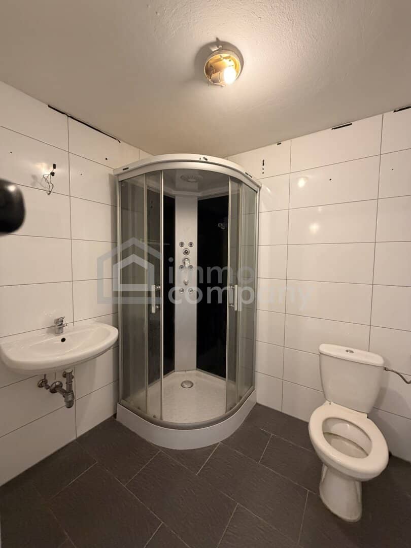 SINGLE or COUPLE HIT - Cozy 2-room apartment with parking