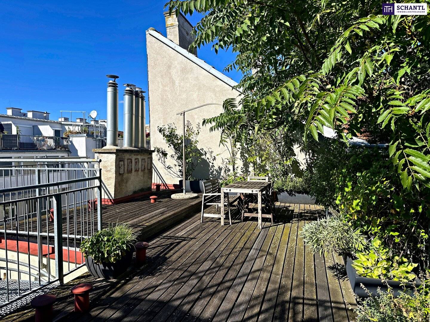 Über den Dächern Wiens – Coole DG-Maisonette mit XXL-Terrassen! U3 Nähe.