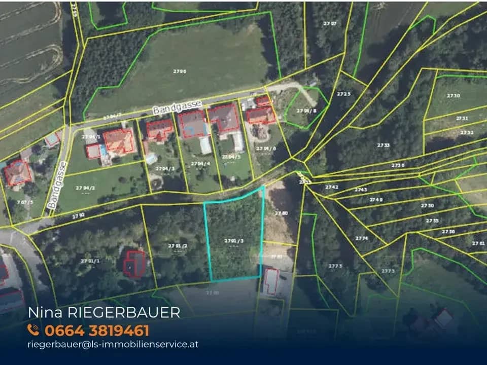 Sunny building plot in central quiet location in Pinkafeld