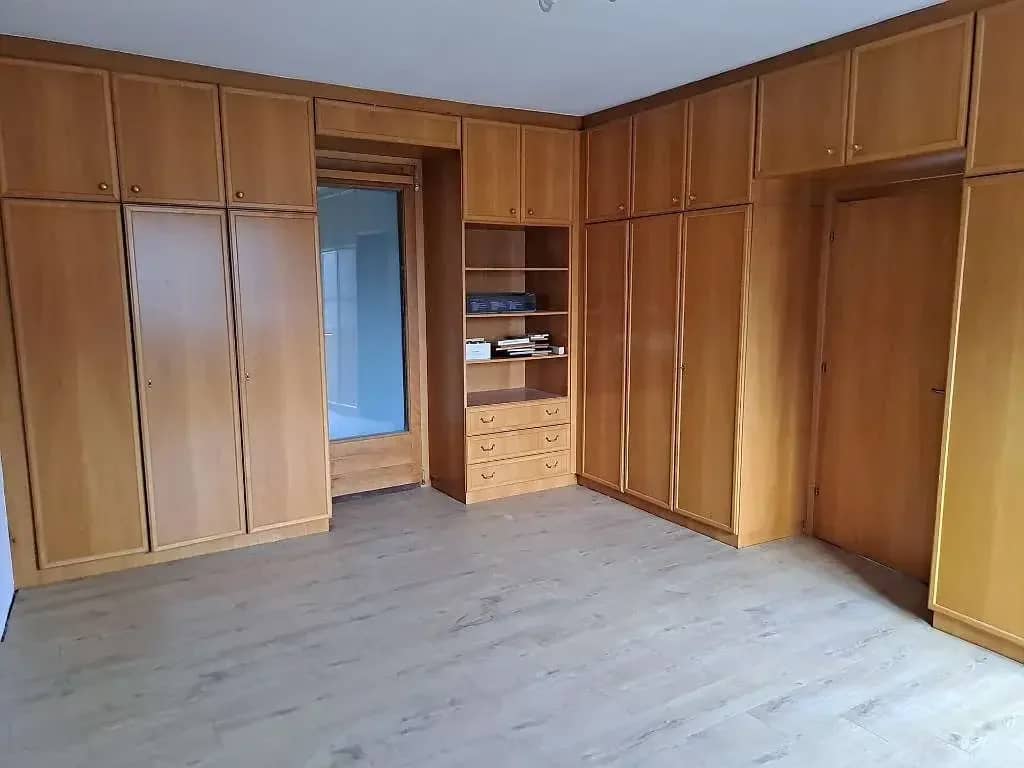 Großes Geschäftshaus mit Innenhof, Lager/ Büro und Wohnung in Lockenhaus