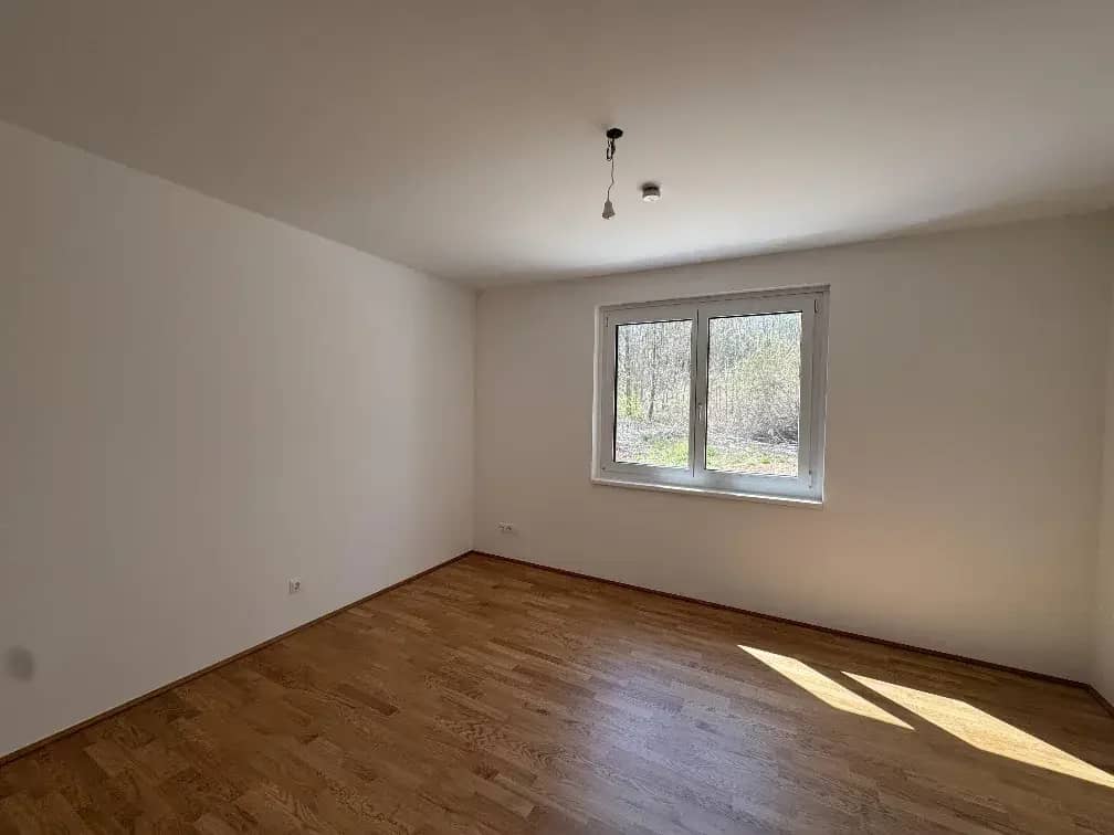4-room new build apartment on 1st floor with lift and loggia in Billrothgasse