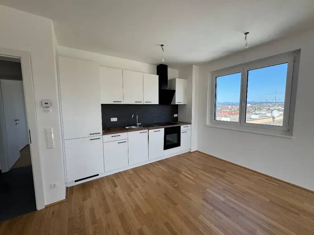 4-room apartment with high-quality fittings and spacious loggia with view over Oberwart!','de':'4-Zimmer Wohnung mit hochwertiger Ausstattung und großzügiger Loggia mit Blick über Oberwart!