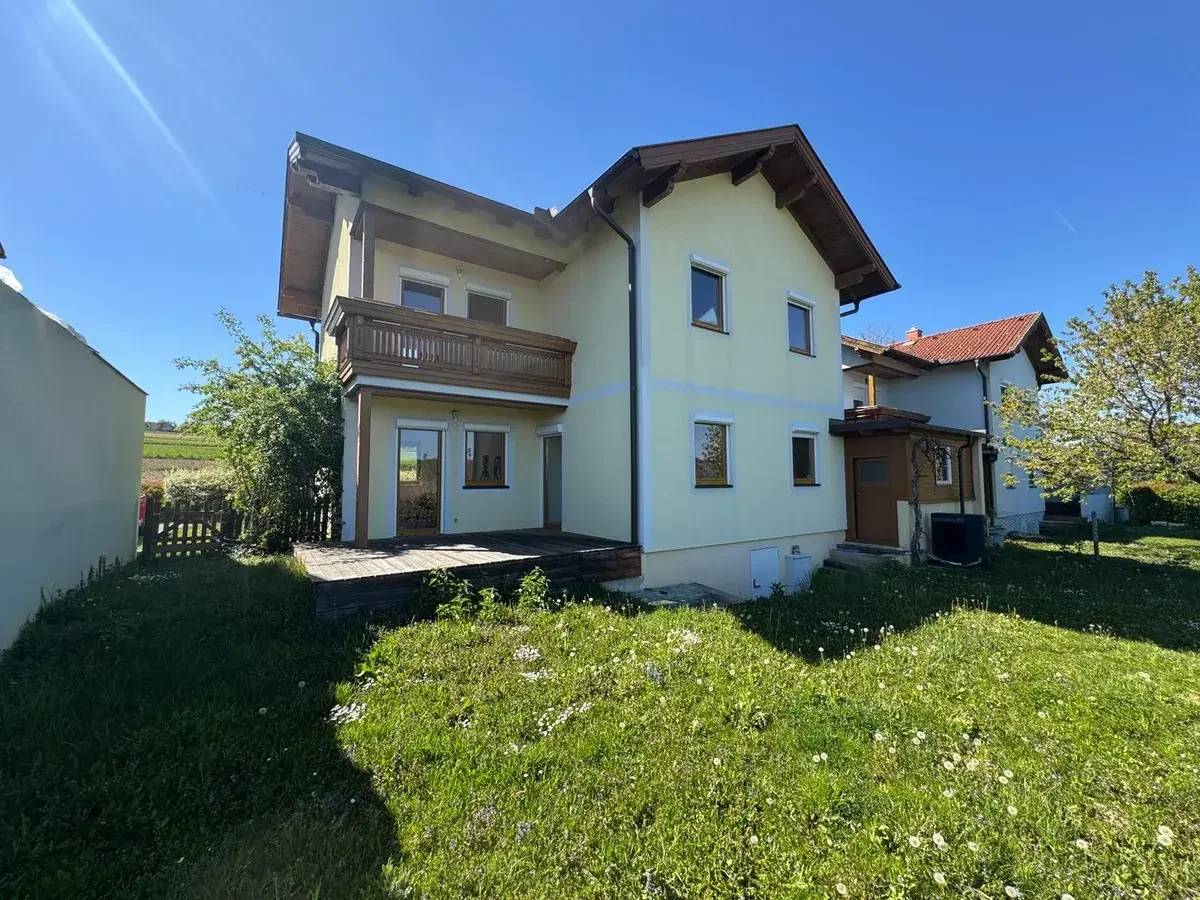Living in the Thermal Region - Well kept single family house with garden in a quiet residential area on the edge of Ollersdorf