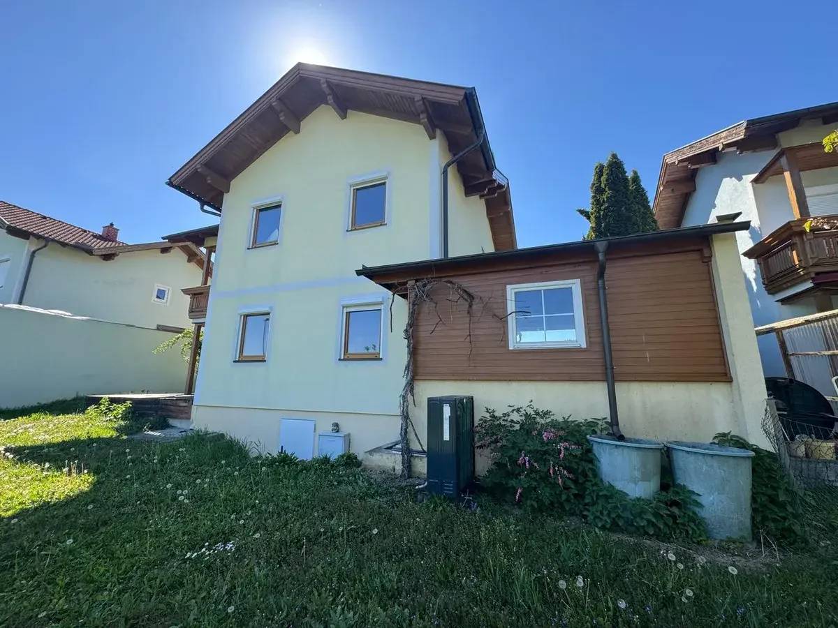Living in the Thermal Region - Well kept single family house with garden in a quiet residential area on the edge of Ollersdorf