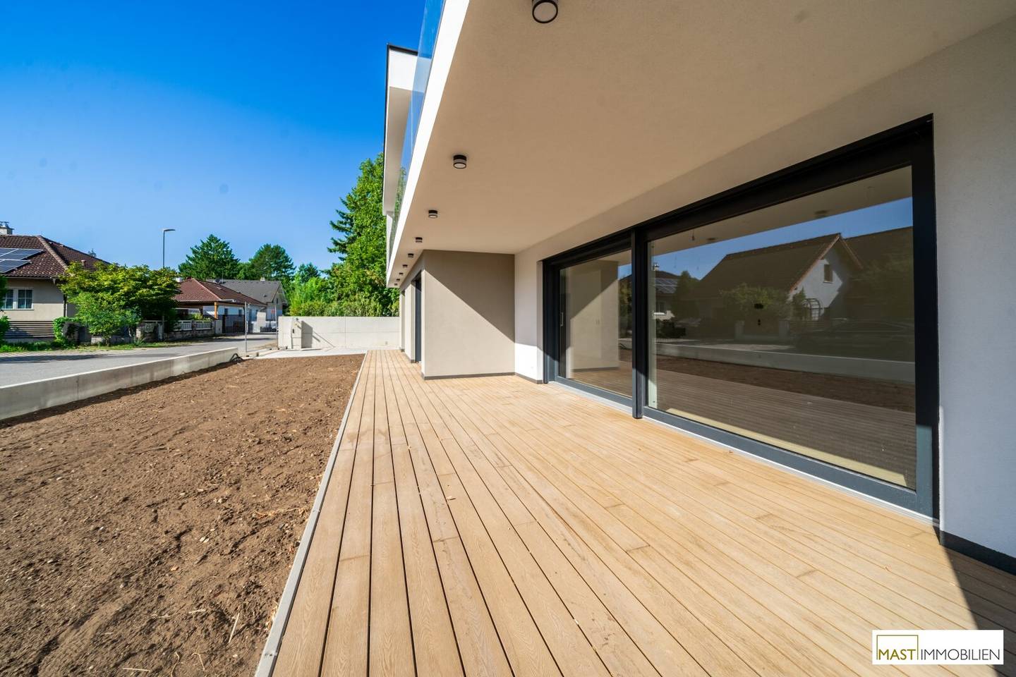 Modernes 5-Zimmer-Einfamilienhaus mit 154,81 m² Wohnfläche, Garten &amp; Garage in Bahnhofsnähe
