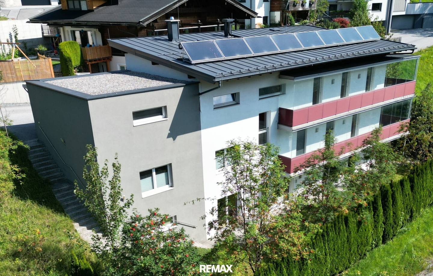 "Three Levels - One Home" - Versatile residential house with 3 residential units in St. Veit im Pongau