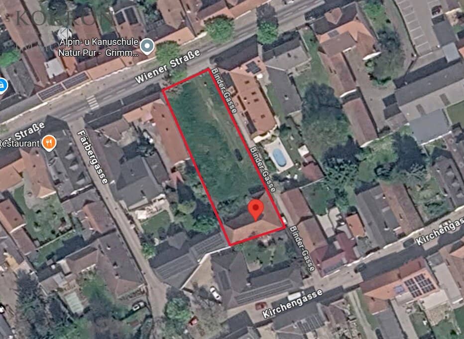 Large, level plot in the town centre