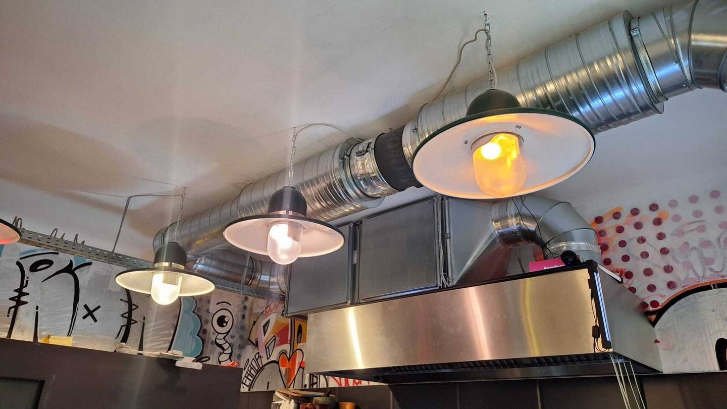 Like-new streetfood and take-away business in 1060 Vienna