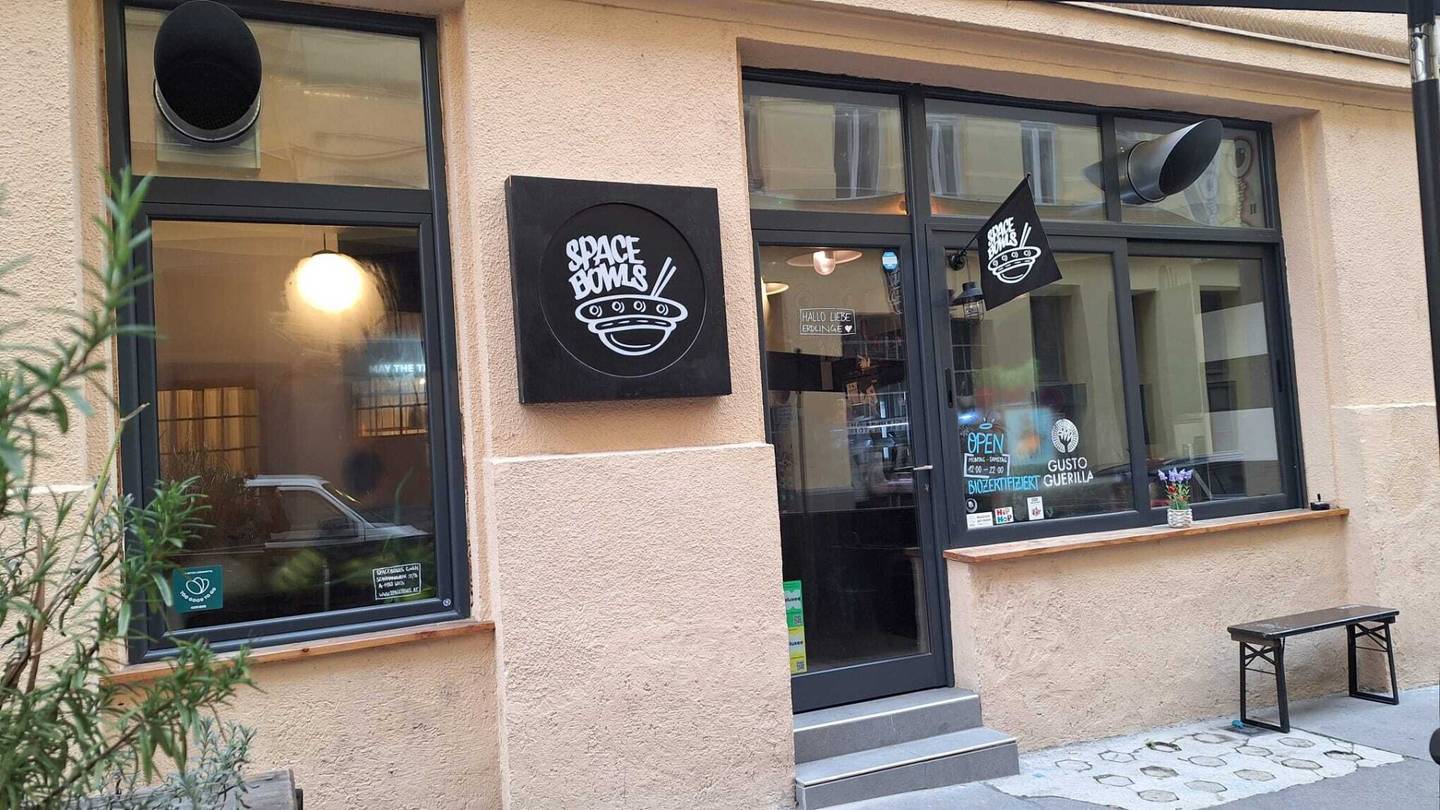 Like-new streetfood and take-away business in 1060 Vienna