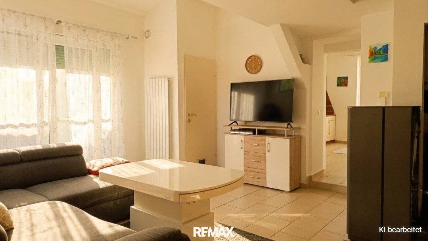 Large Apartment with 5 Rooms