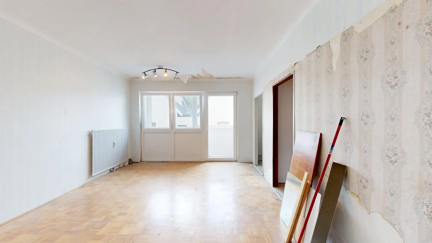 Ideal starter and investment apartment | new windows and doors | 1 room 32 m² + glazed loggia | sought-after location