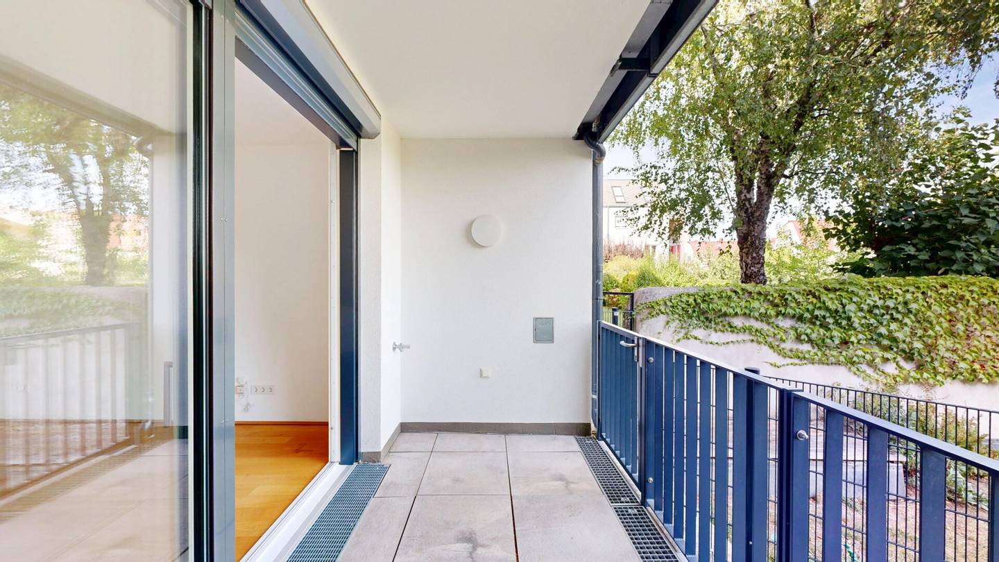 Fantastic new build apartment with swimming pond | 3 rooms | balcony + loggia | high living comfort | near Burg Liechtenstein