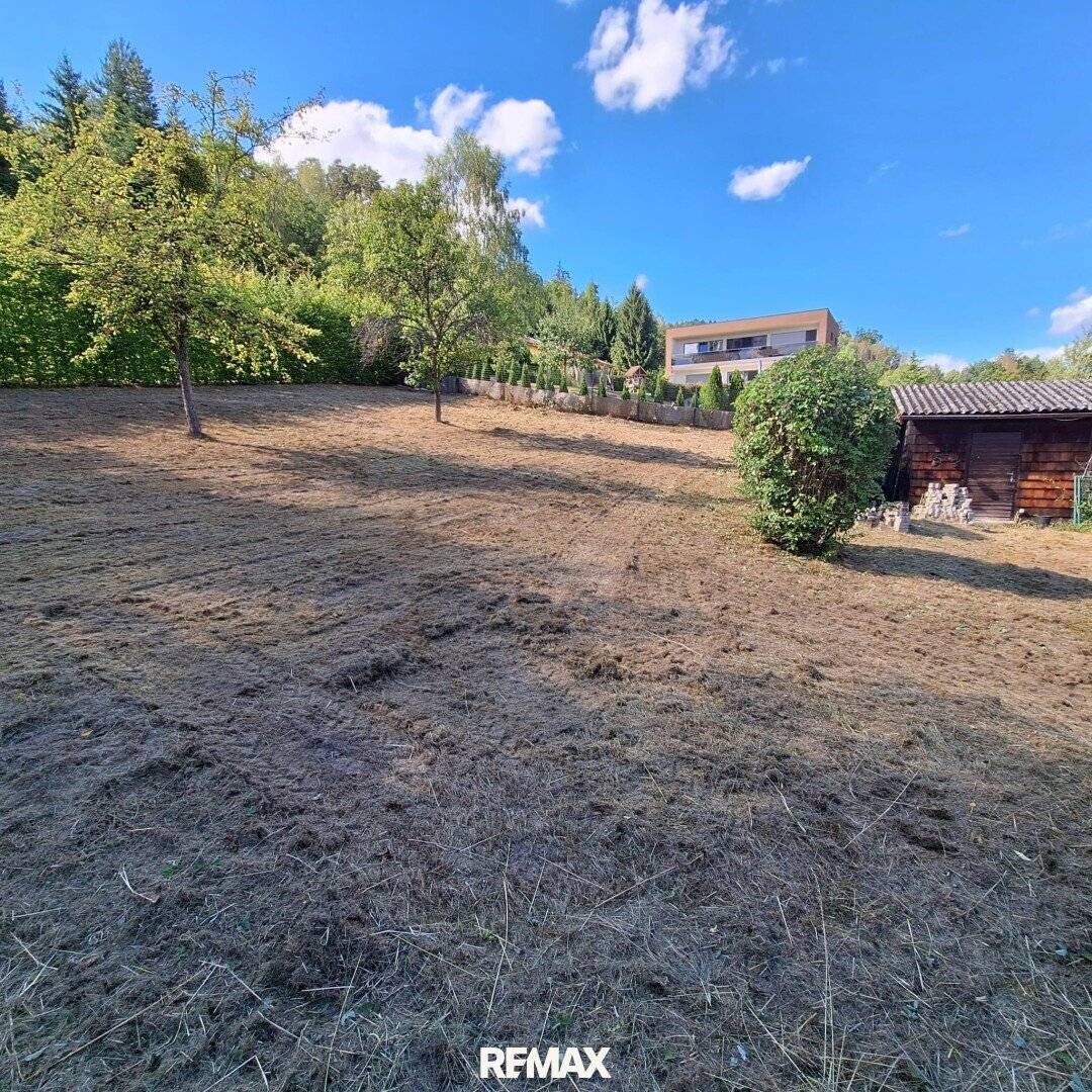 Plot close to nature with plenty of space and potential in Alberndorf
