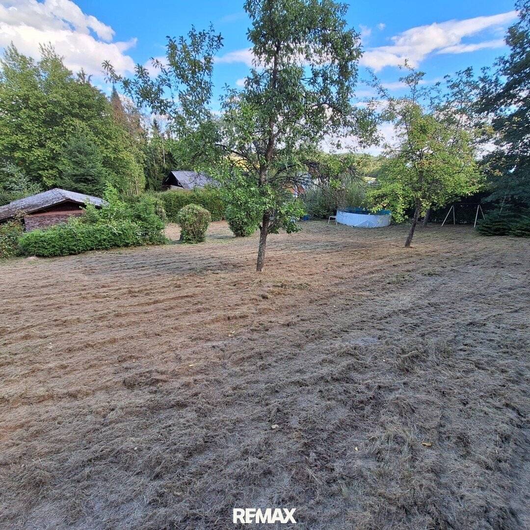 Plot close to nature with plenty of space and potential in Alberndorf