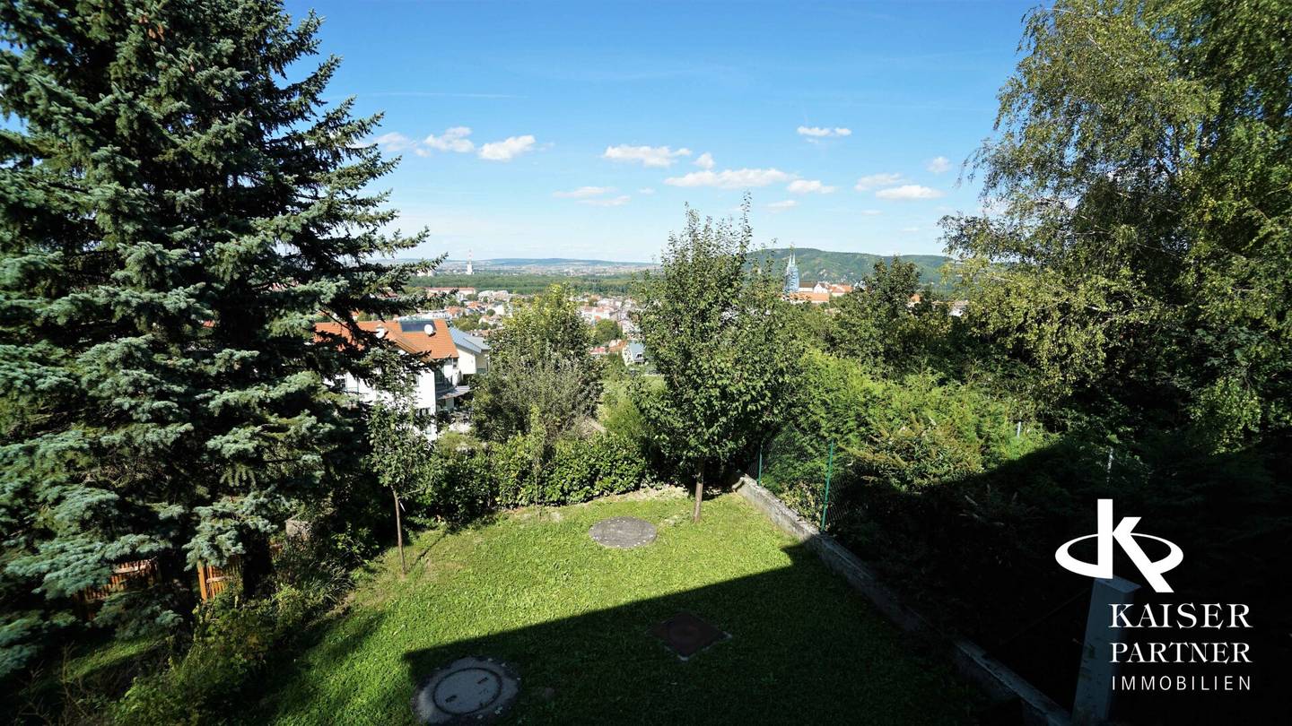 Great view of the abbey, spacious detached house with beautiful garden in top location