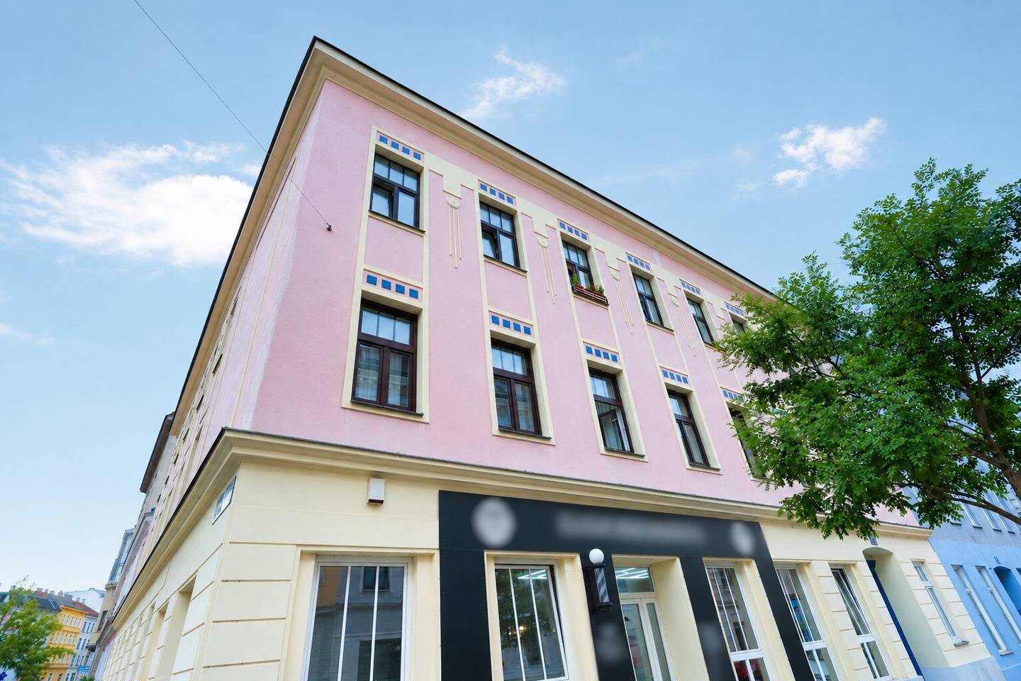 Tenement house with potential in the 1170 district and attractive yield opportunity