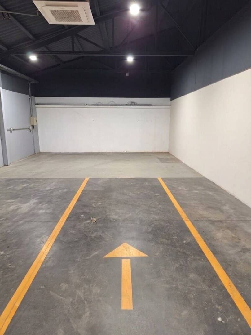 Well-maintained cold storage 300 m² in 1100 Wien, ground floor, Rent €4,500 – ideal for commercial use