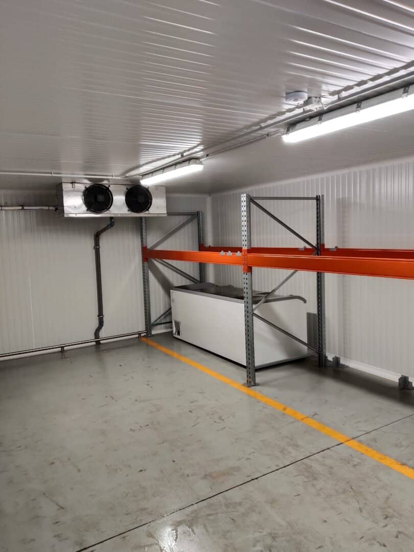 Well-maintained cold storage 300 m² in 1100 Wien, ground floor, Rent €4,500 – ideal for commercial use