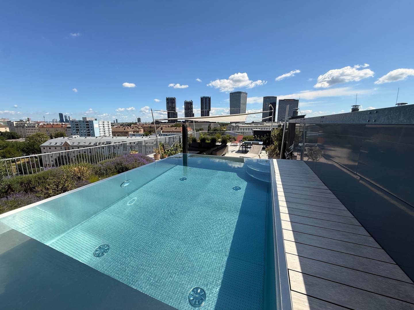 Penthouse mit privater Dachterrasse und Pool