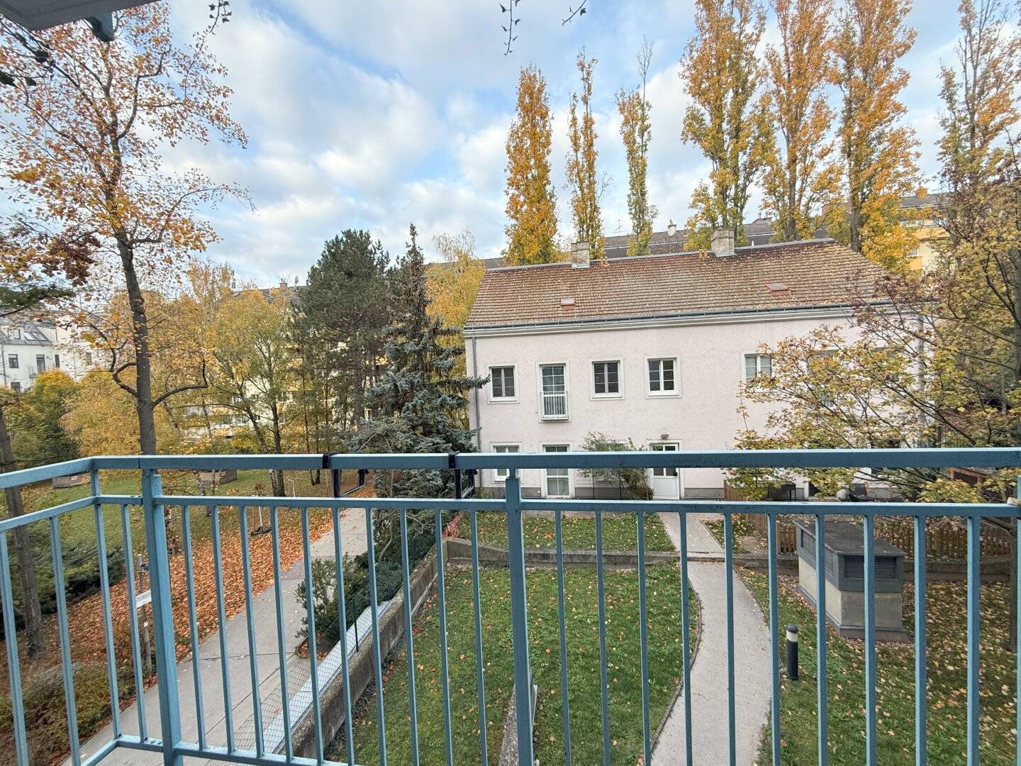 MEISELMARKT: BRIGHT 1.5 ROOM NEW BUILD APARTMENT IN QUIET LOCATION WITH BALCONY