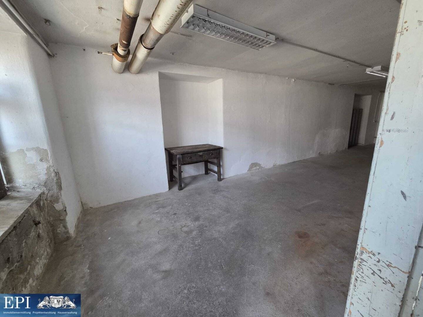 Spacious premises versatilely usable for rent