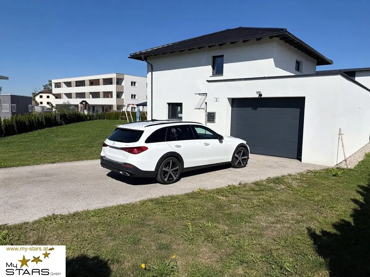 large detached house with 5 rooms, 130 m², garden, pool, garage and more