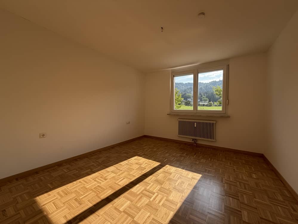Modernisierte Wohnung in Seenähe mit Balkon