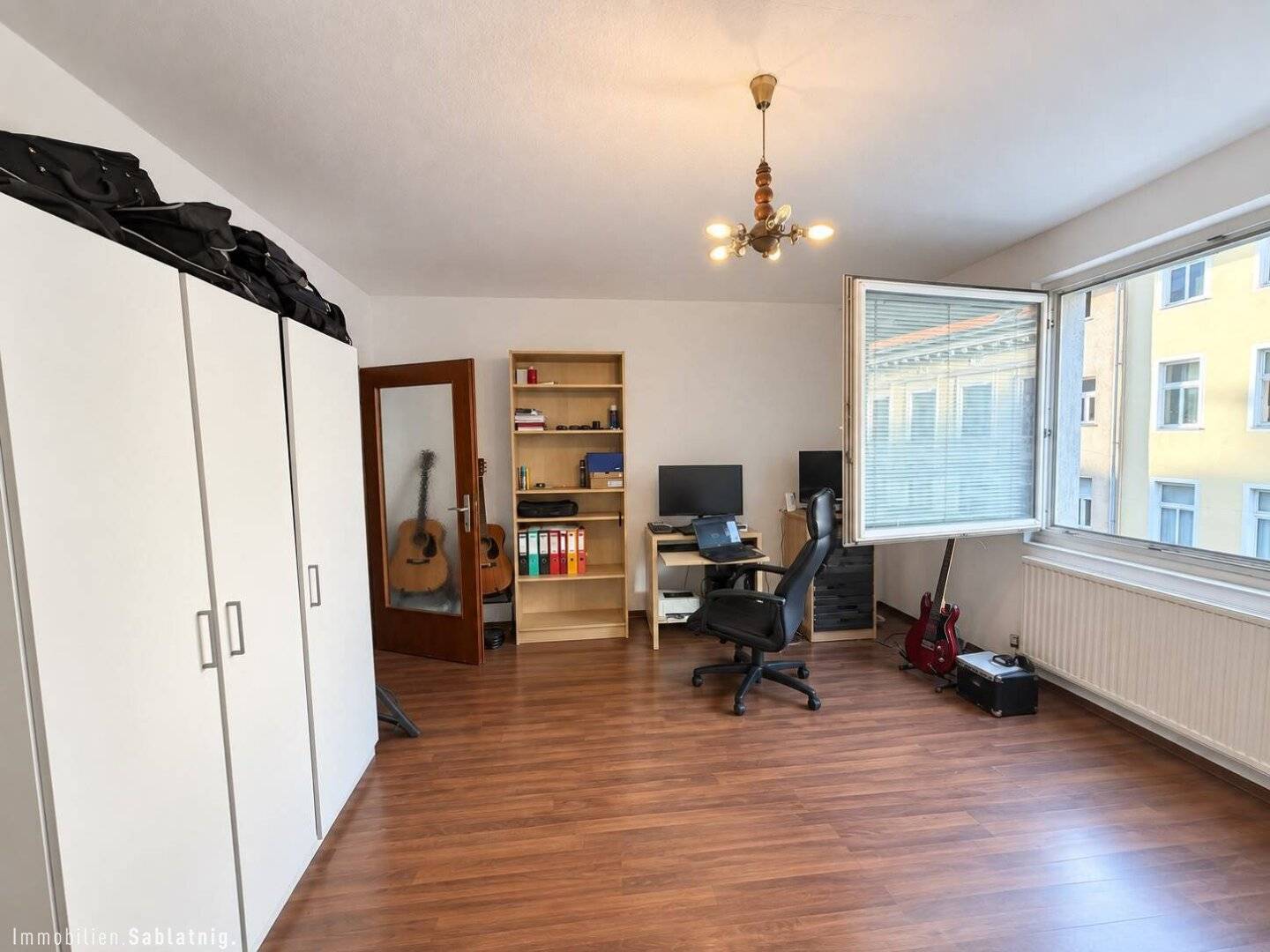 URBAN! CENTRAL! WELL MAINTAINED! Perfect 1-room apartment in Vienna