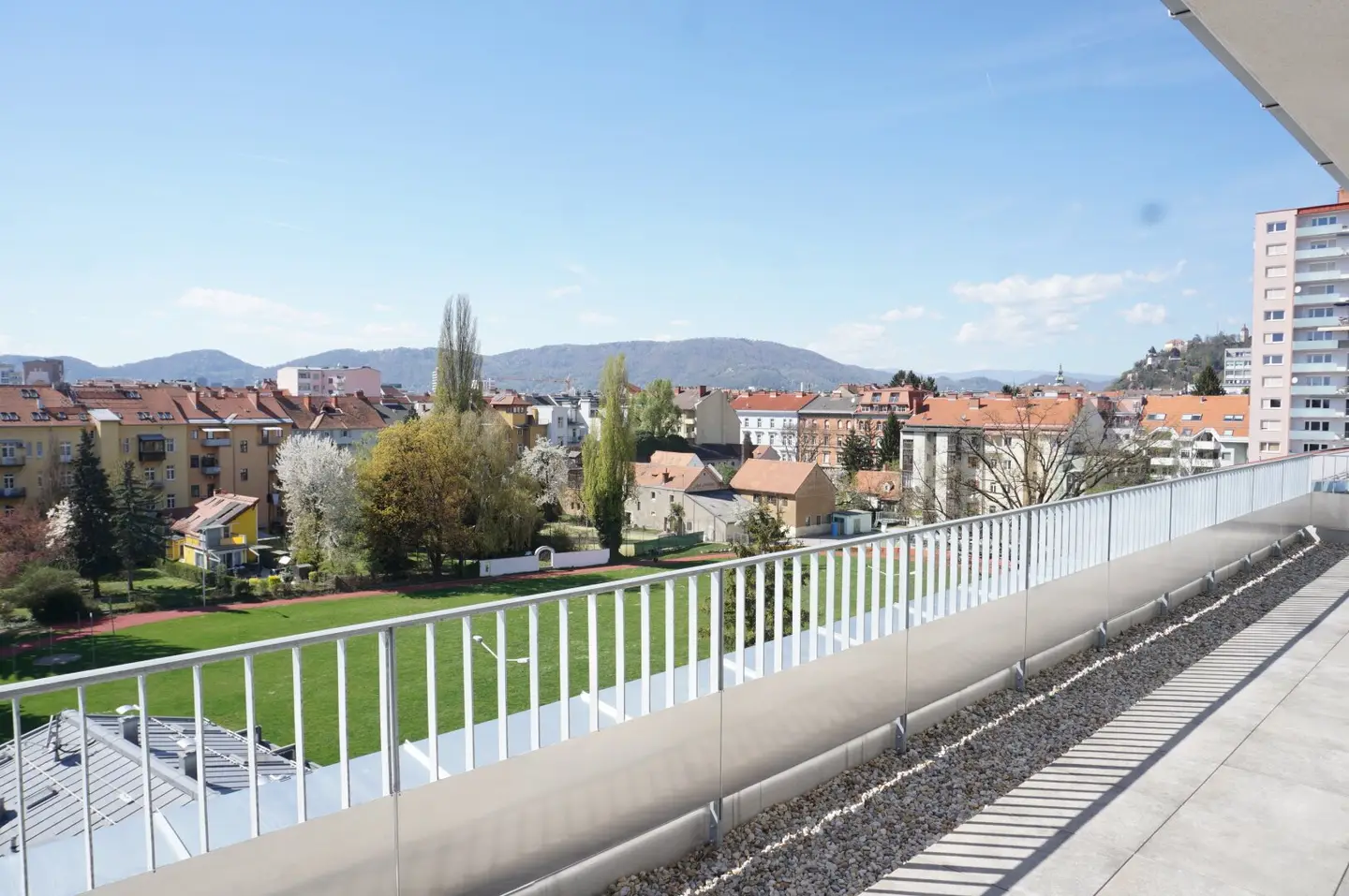 Provisionsfrei - Stilvolles Penthouse mit großer Dachterrasse in Toplage