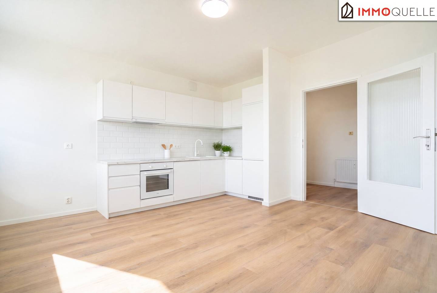Quiet living with view of greenery - Compact 2-room apartment with morning sun, courtyard view and first occupancy after renovation