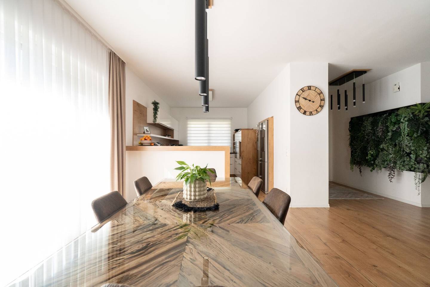 Modernes 5-Zimmer-Reihenhaus in Bad Hall – großer Garten, Pool &amp; zwei Terrassen