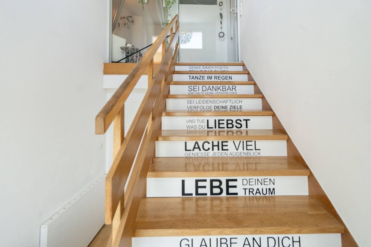 Modern 5-room apartment with dream garden and balcony in Neuhofen an der Krems for sale