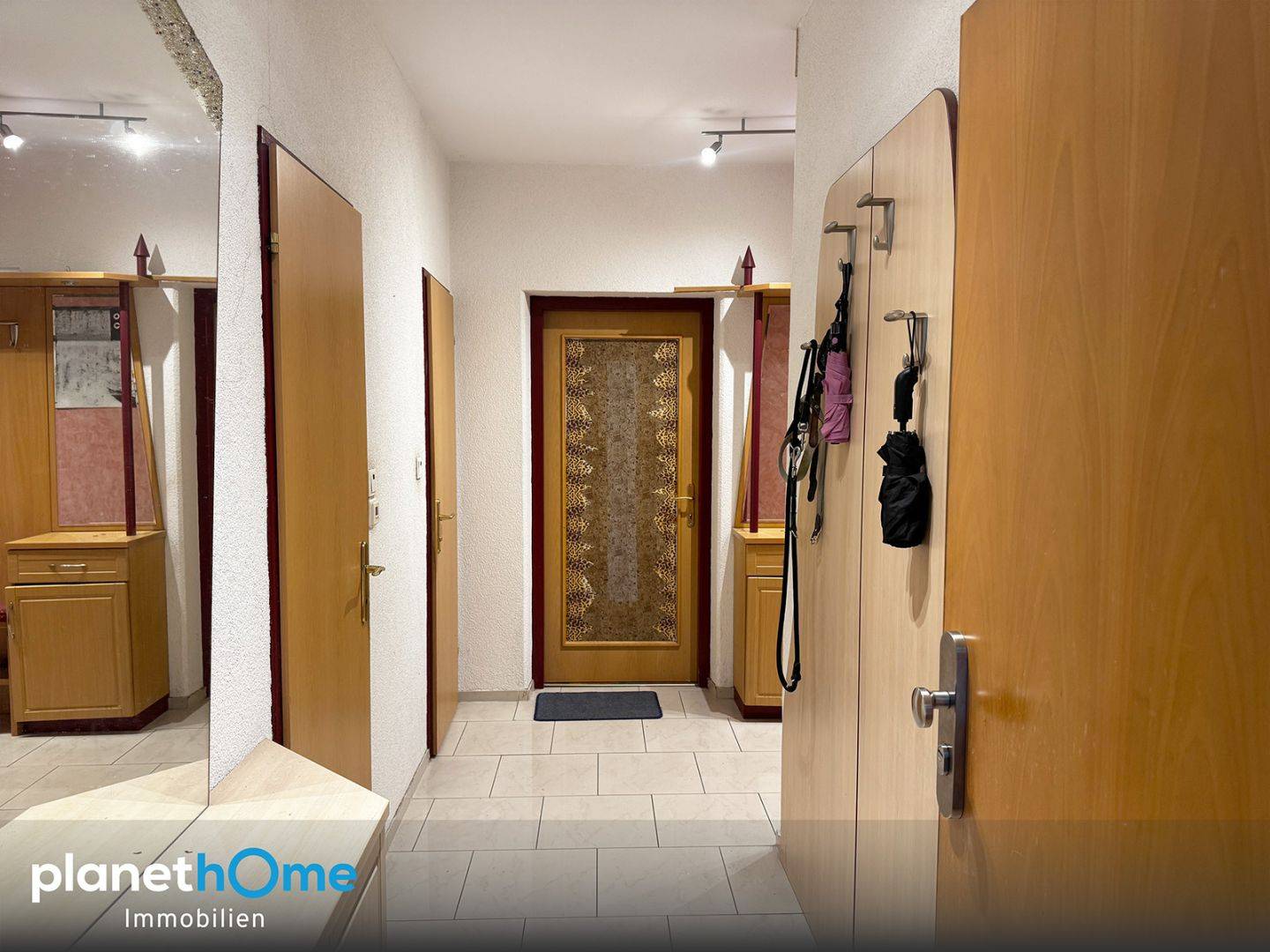 Anlegerwohnung im Olympischen Dorf mit zwei Loggien