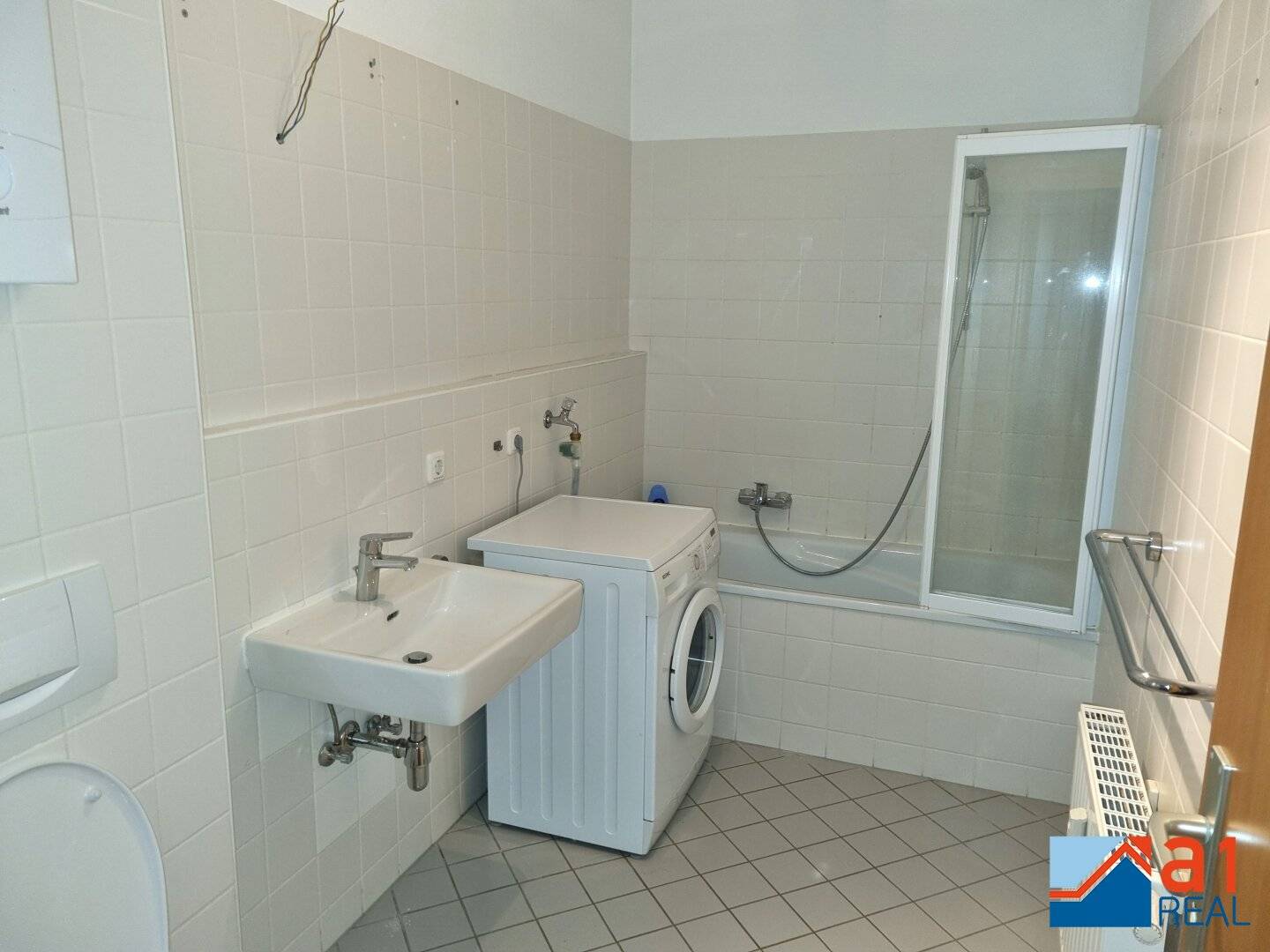 2-room apartment with loggia and underground parking space near Johannes Kepler University for sale