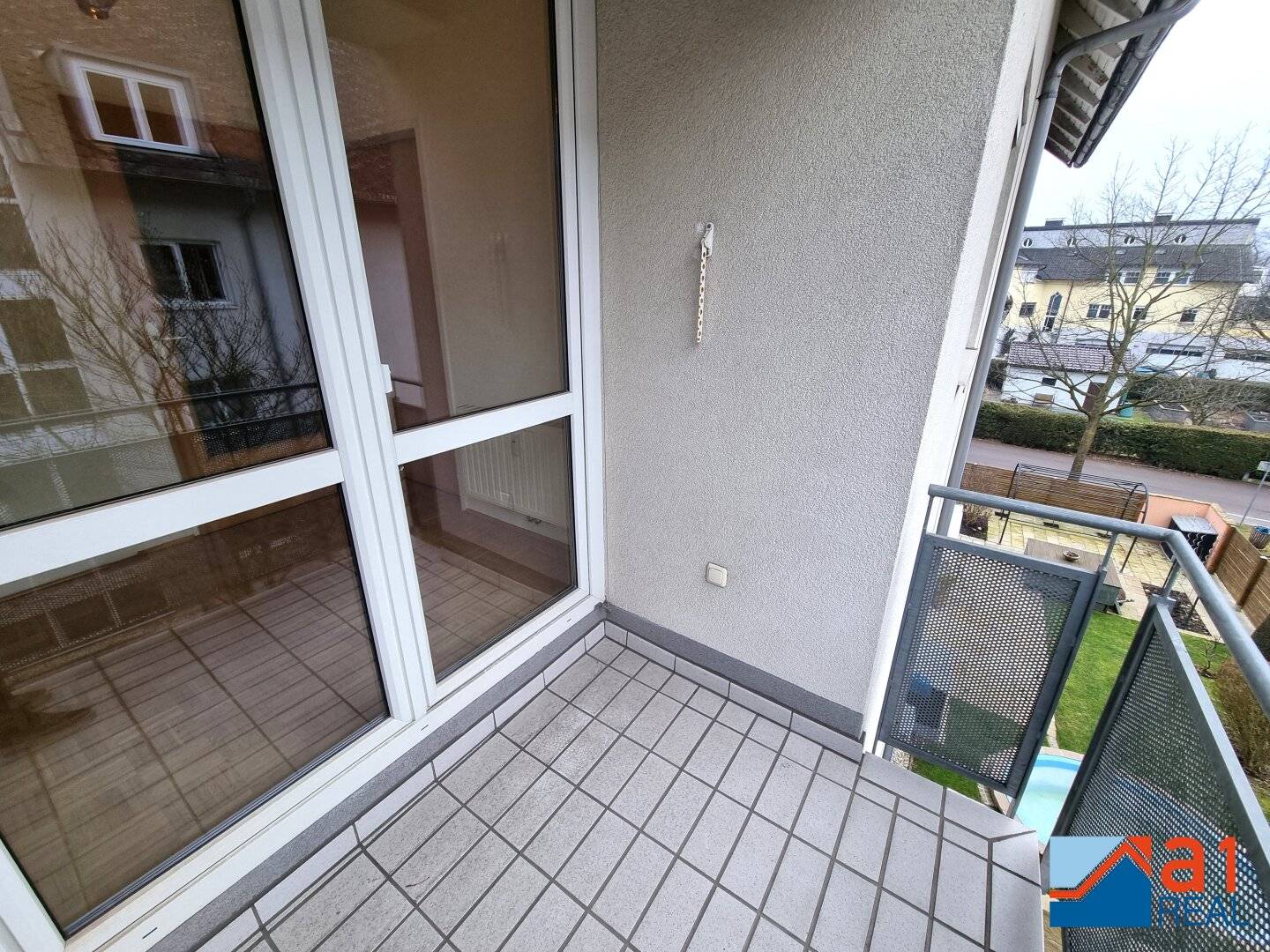 2-room apartment with loggia and underground parking space near Johannes Kepler University for sale