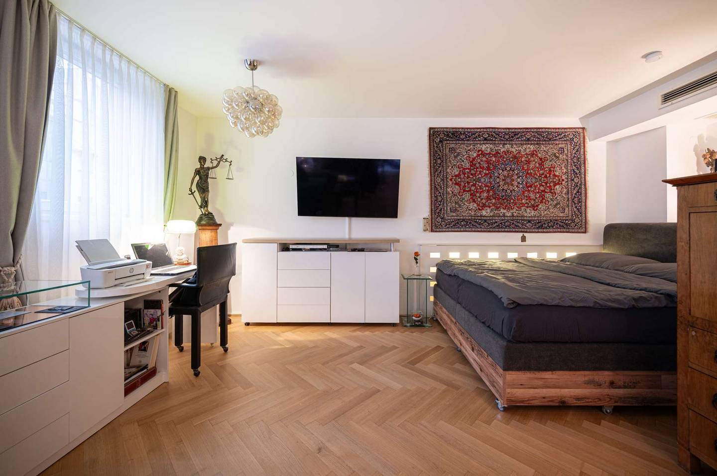 Wohnung bei Mariahilfer Straße teilbar mit Tiefgaragenplätzen