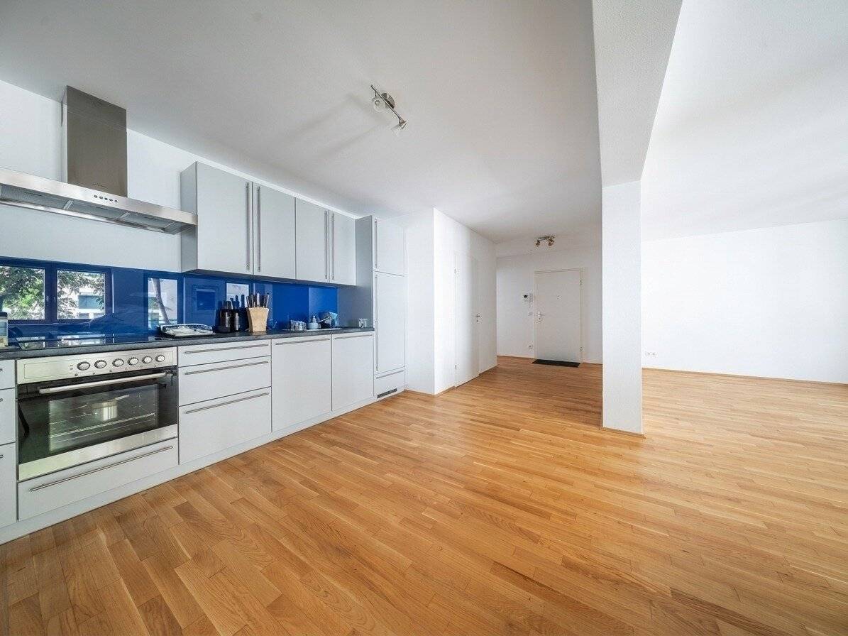 VIEL RAUM IN BESTLAGE 1070 | 4-Zimmer-Variante im 1. OG mit Garten, 2 Loggien &amp; Garage