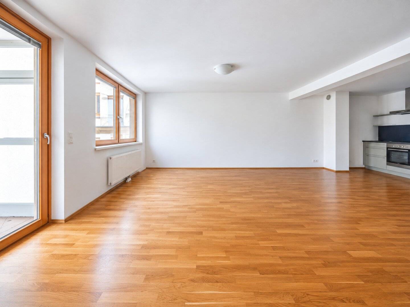 VIEL RAUM IN BESTLAGE 1070 | 4-Zimmer-Variante im 1. OG mit Garten, 2 Loggien &amp; Garage